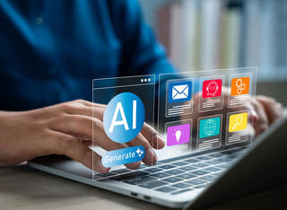 Principiante en criptomonedas explorando las bases del trading automatizado mediante IA